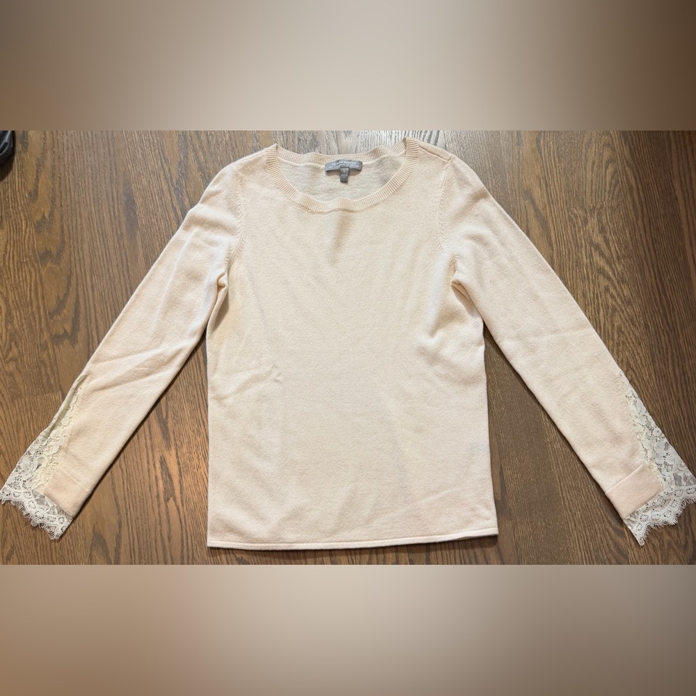 Neiman Marcus Cashmere Collection Cream Sweater with lace cuff